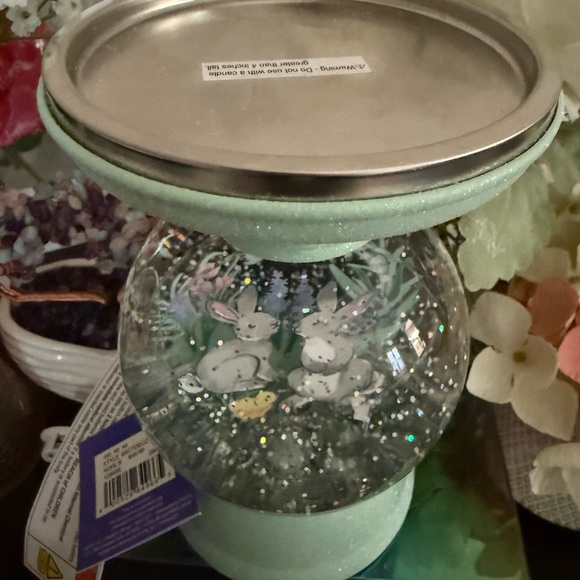 ππ° CELEBRATE TOGETHER EASTER SHIMMER CANDLE HOLDER with BUNNY SCENE. NEW! - Picture 4 of 8